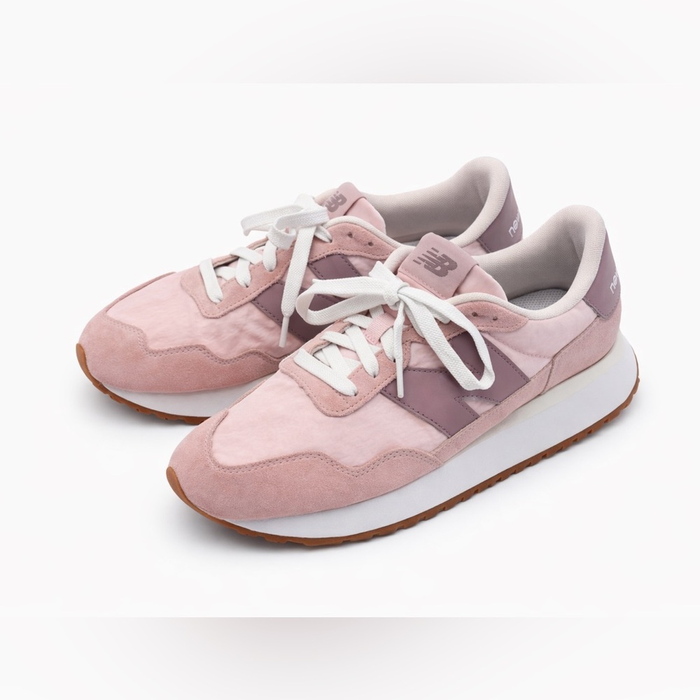 New Balance Pink and Mauve Women's Sneakers